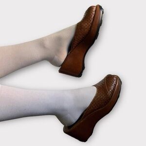 Vintage 90s/1990s brown leather wedges/sandals, woven top, slip on